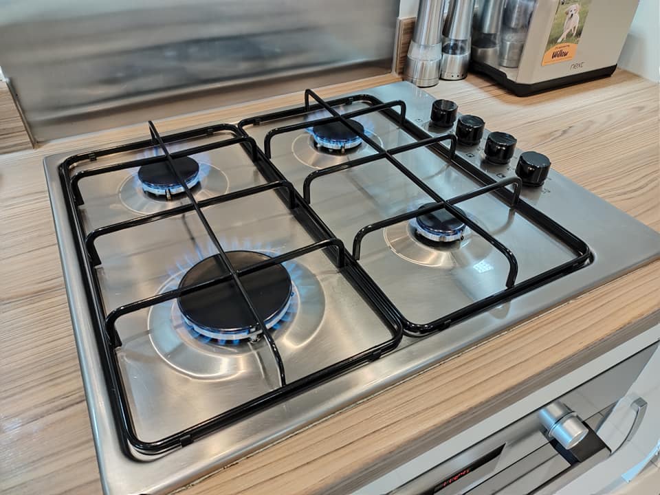 Oven-cleaning-Mansfield-hob-flames - Copy